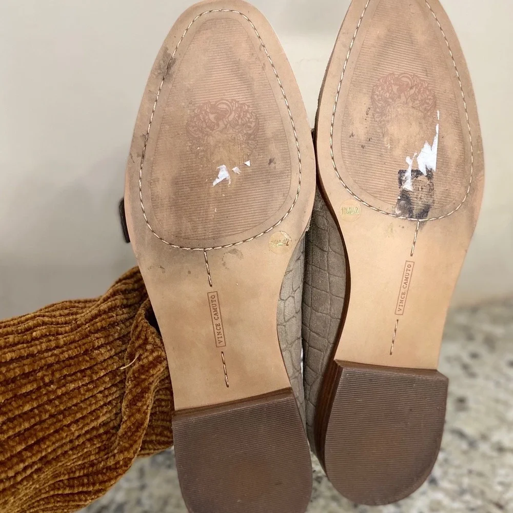 Vince‎ Camuto Womens Taupe Suede Croc Embossed Buckle Loafers Flats Size 10M